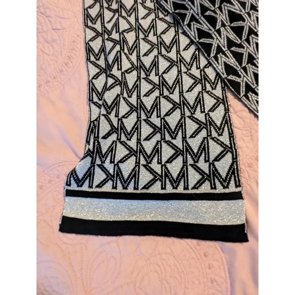 Michael Kors Womens Infinity Loop Scarf Printed Knitted Black Gray Metallic 60in